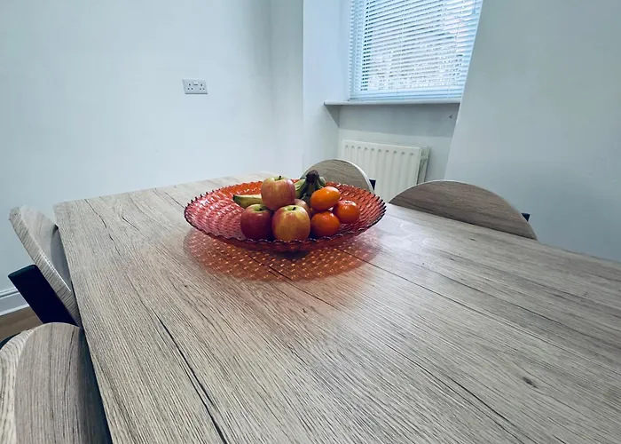 Holly House- 2 Bed