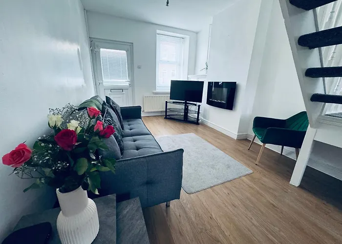 Holly House- 2 Bed