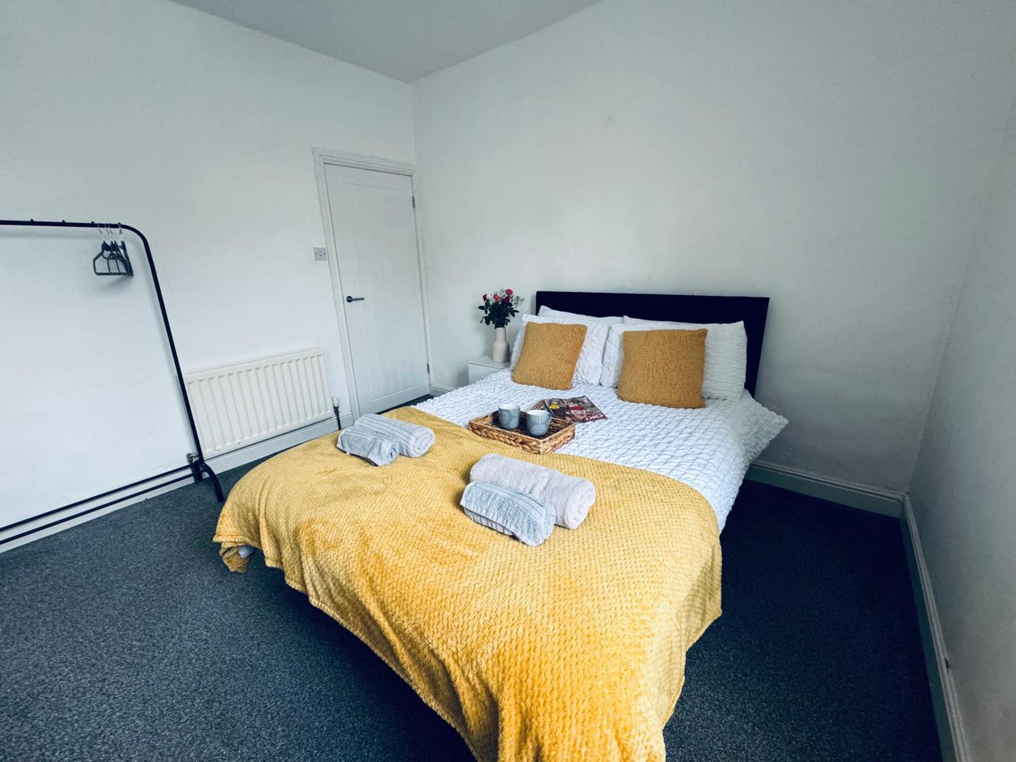 Holly House- 2 Bed *