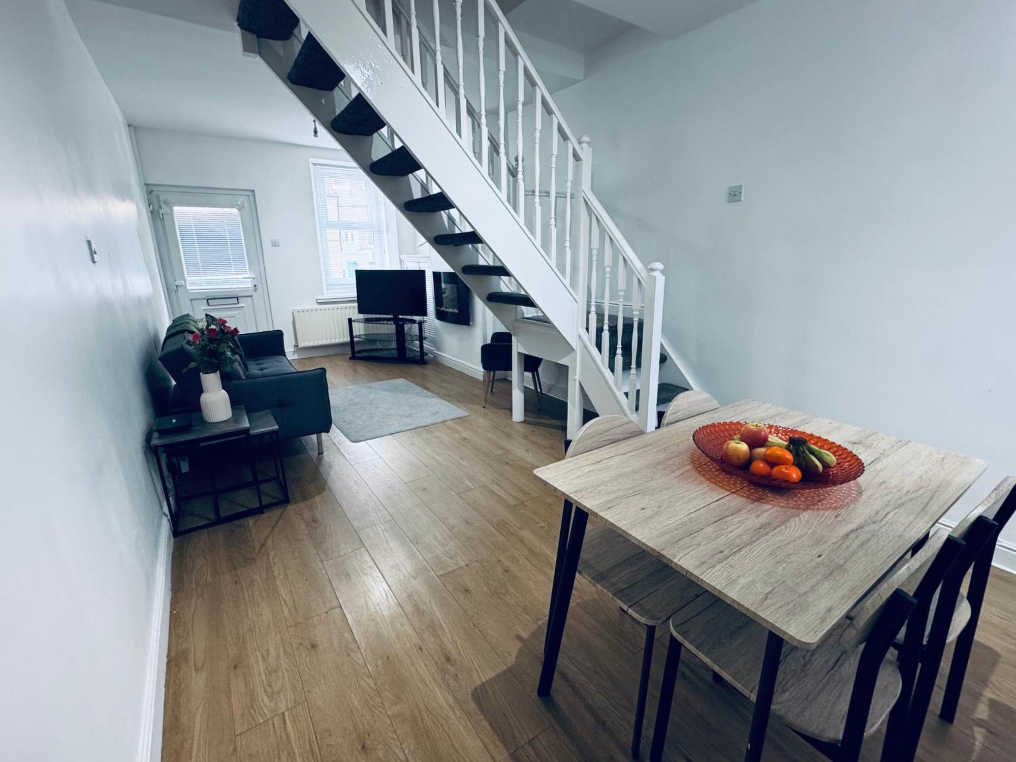 Holly House- 2 Bed