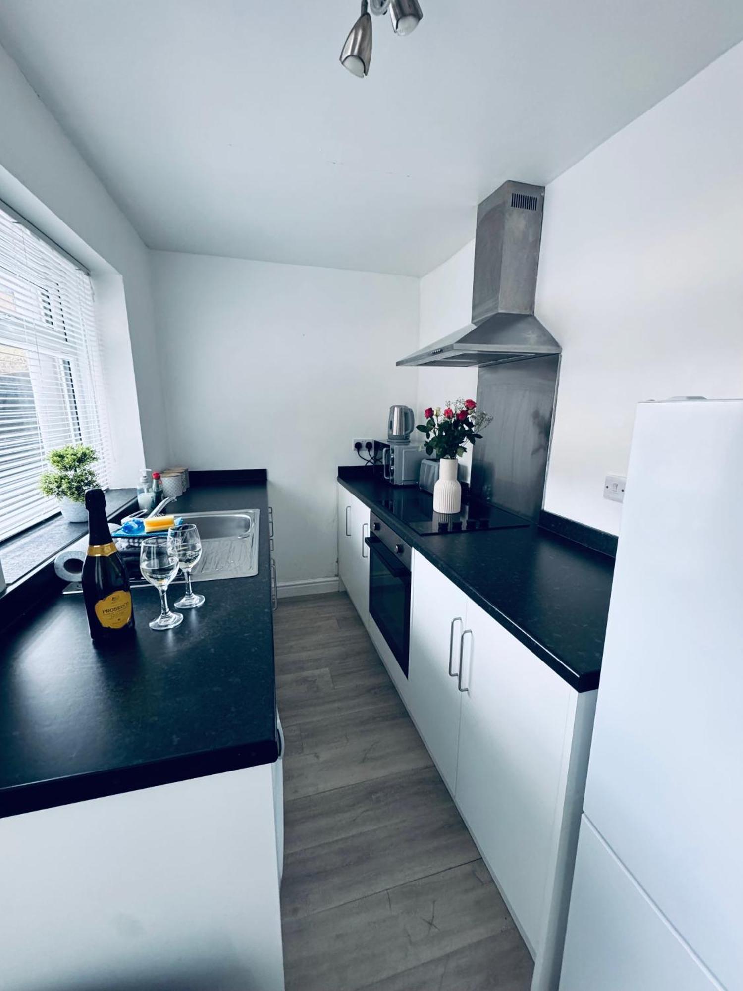 Holly House- 2 Bed *